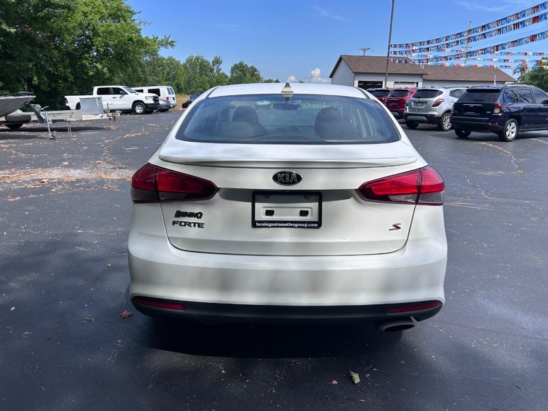 Kia Forte Vehicle Image 04