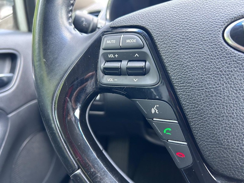 Kia Forte Vehicle Image 10