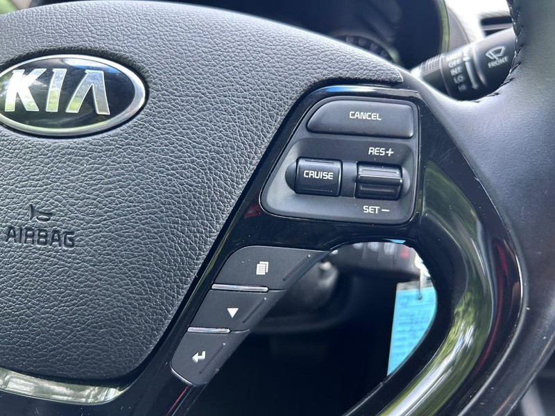 Kia Forte Vehicle Image 11