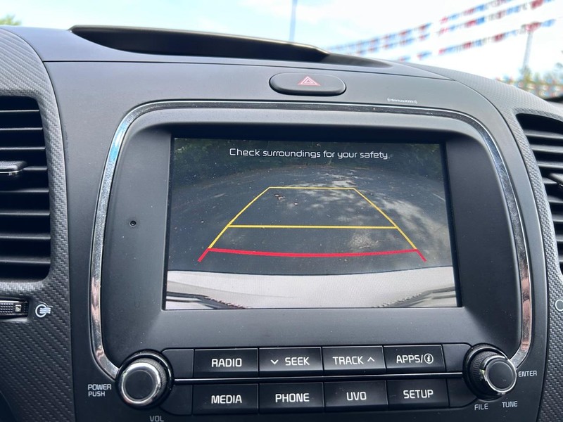 Kia Forte Vehicle Image 19