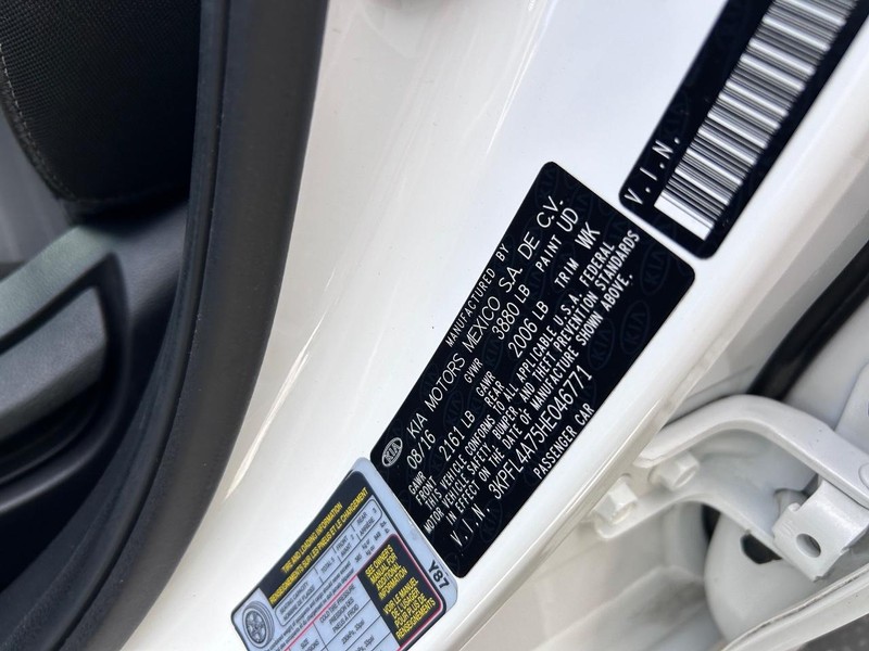 Kia Forte Vehicle Image 20