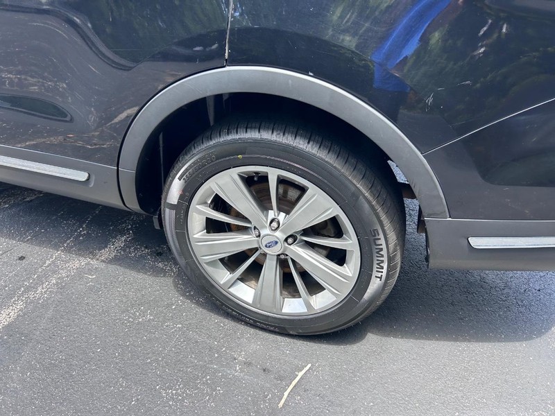 Ford Explorer Vehicle Image 07