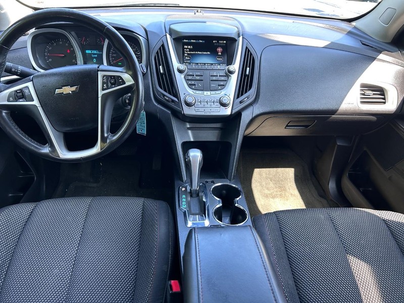 Chevrolet Equinox Vehicle Image 10