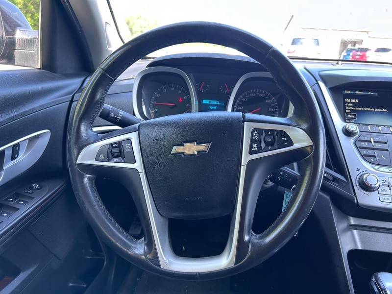 Chevrolet Equinox Vehicle Image 11