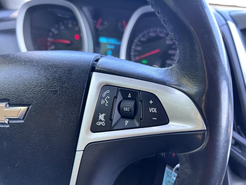 Chevrolet Equinox Vehicle Image 13