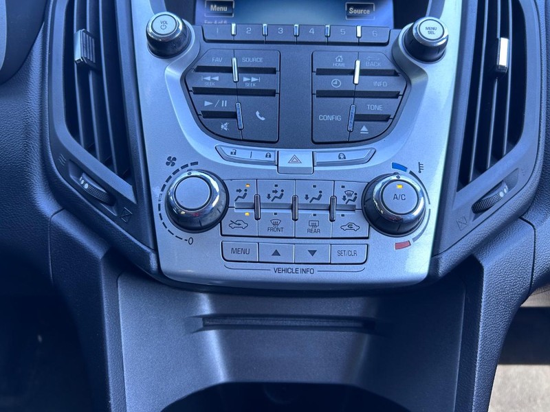 Chevrolet Equinox Vehicle Image 15