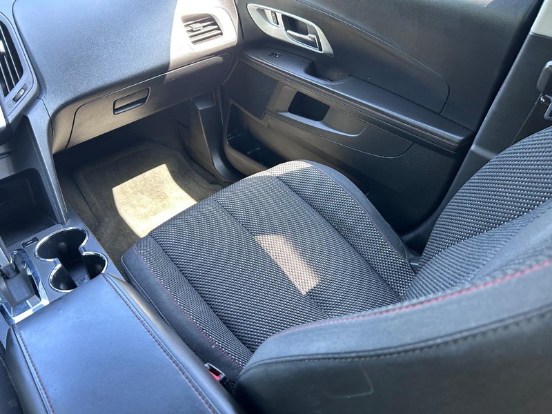 Chevrolet Equinox Vehicle Image 17
