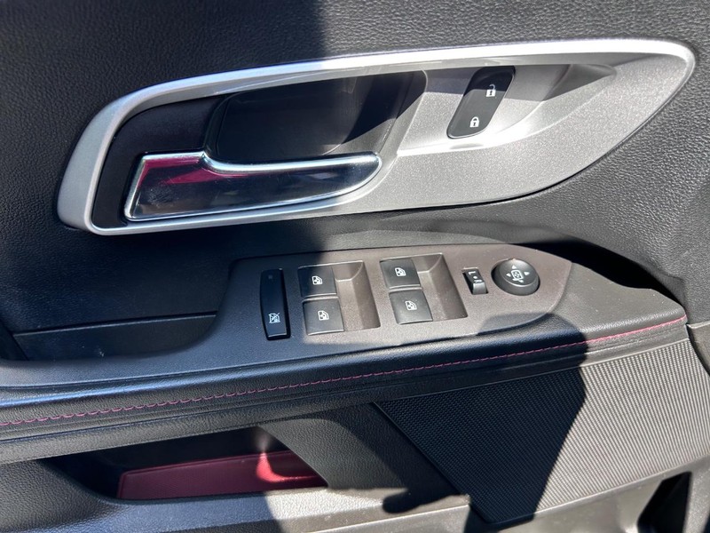 Chevrolet Equinox Vehicle Image 18