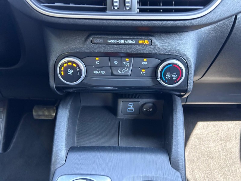 Ford Escape Vehicle Image 15
