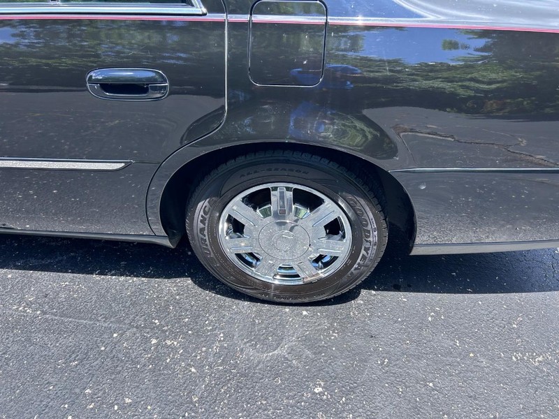 Cadillac DeVille Vehicle Image 05
