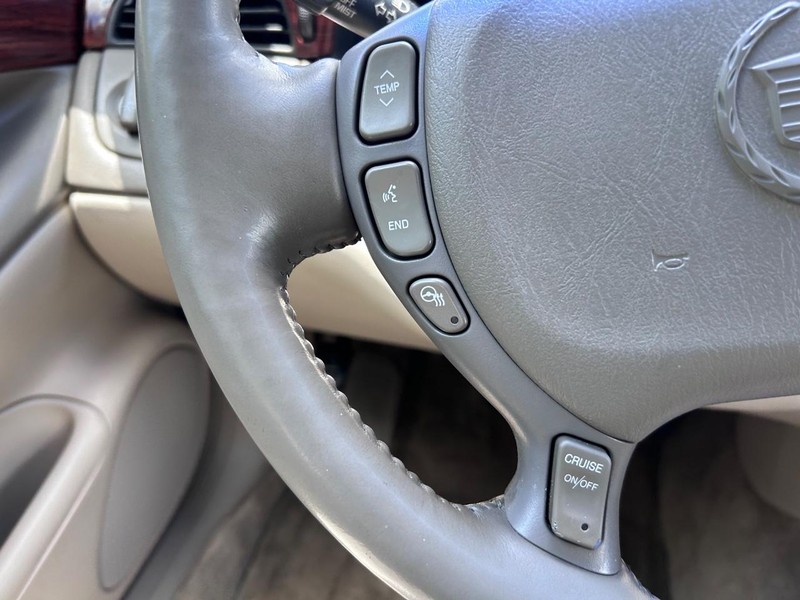 Cadillac DeVille Vehicle Image 10