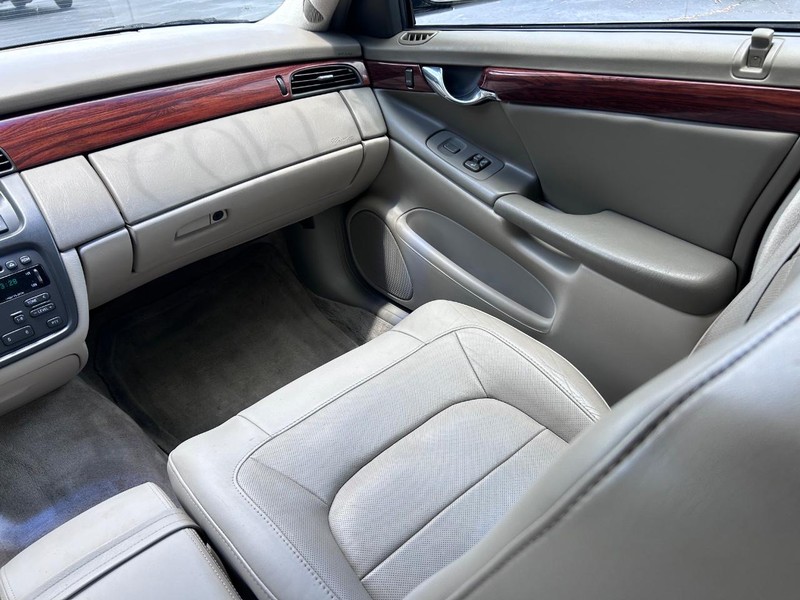 Cadillac DeVille Vehicle Image 14