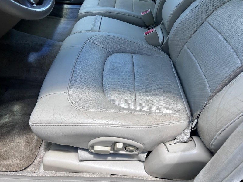Cadillac DeVille Vehicle Image 17