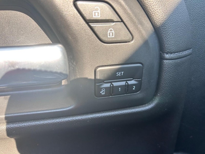 Chevrolet Silverado 1500 Vehicle Image 17