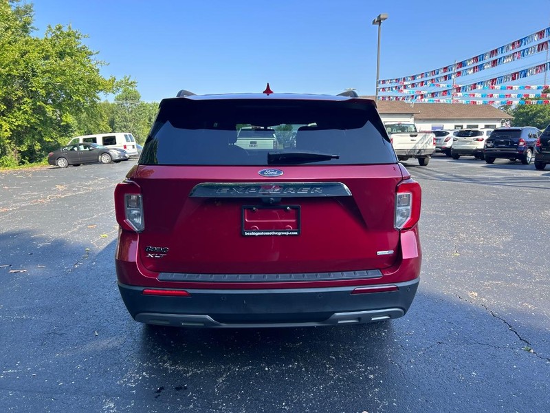 Ford Explorer Vehicle Image 04
