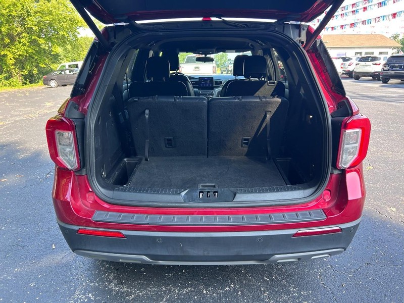 Ford Explorer Vehicle Image 05