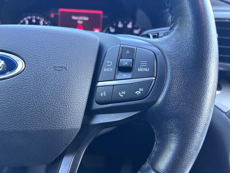 Ford Explorer Vehicle Image 14
