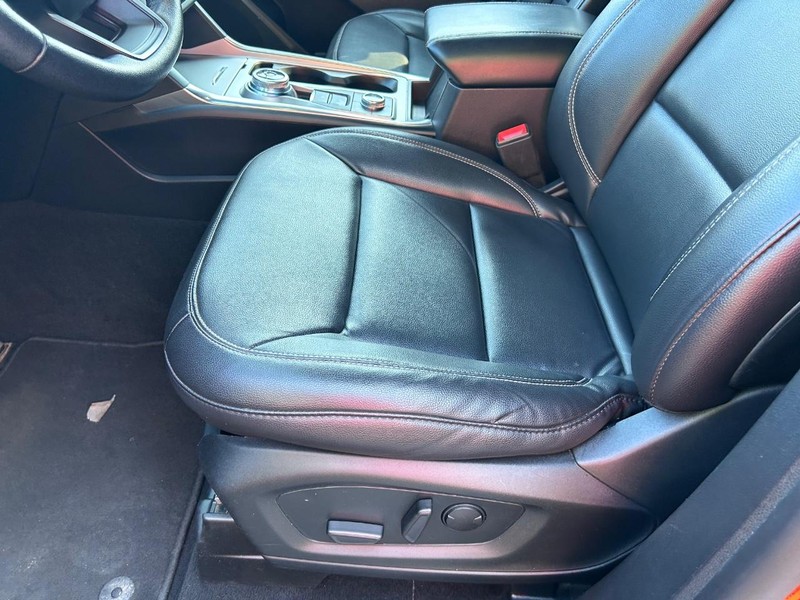 Ford Explorer Vehicle Image 20