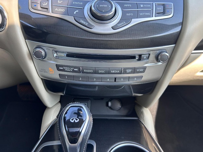 INFINITI QX60 Vehicle Image 17