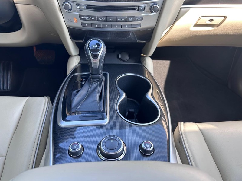 INFINITI QX60 Vehicle Image 18