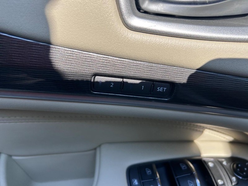 INFINITI QX60 Vehicle Image 21