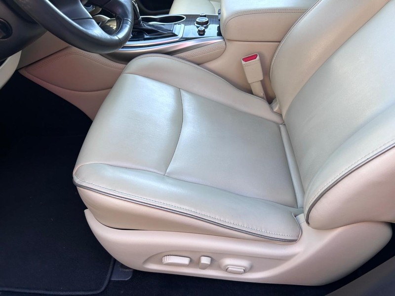 INFINITI QX60 Vehicle Image 22