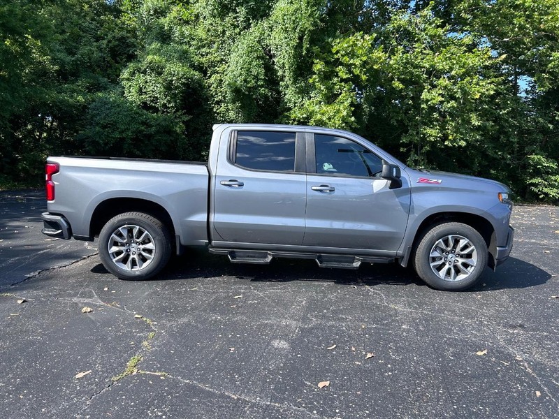 Chevrolet Silverado 1500 Vehicle Image 02