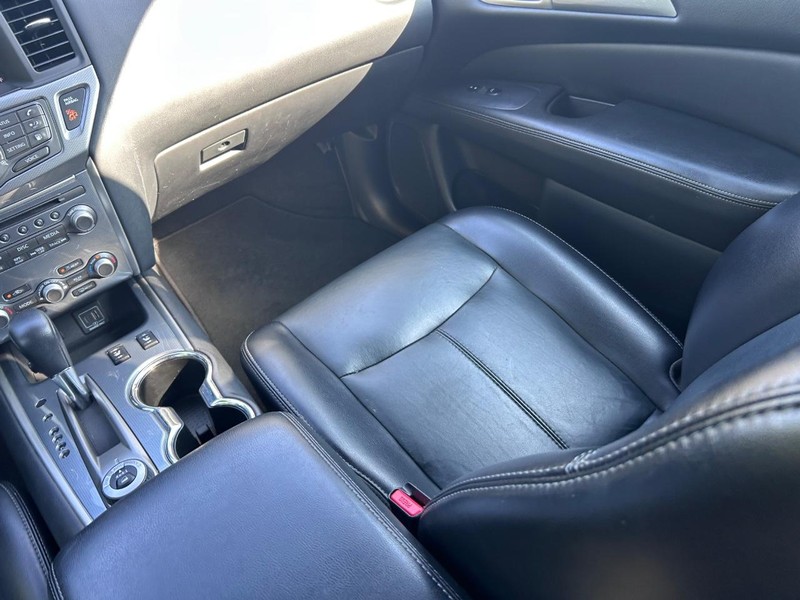 Nissan Pathfinder Vehicle Image 18