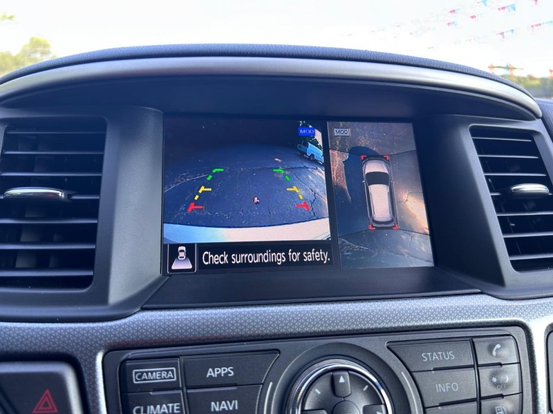 Nissan Pathfinder Vehicle Image 23