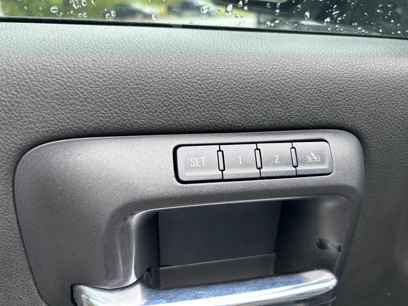 GMC Sierra 1500 Vehicle Image 16