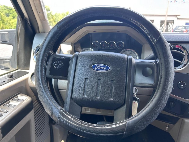 Ford Super Duty F-250 SRW Vehicle Image 08