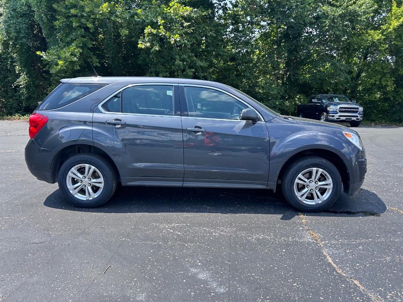 Chevrolet Equinox Vehicle Image 02