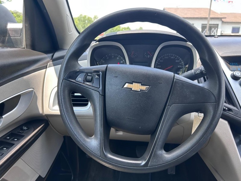 Chevrolet Equinox Vehicle Image 09