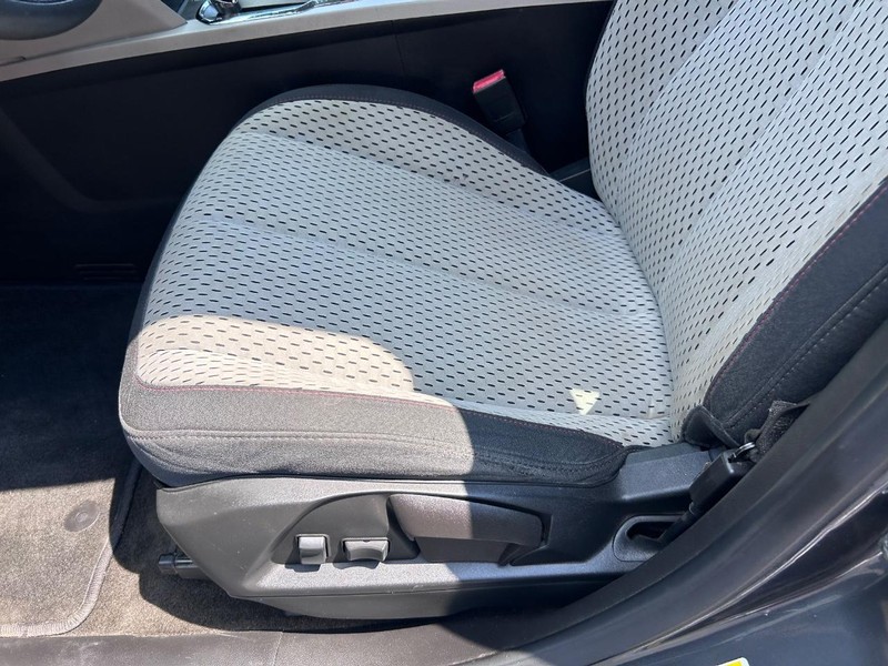 Chevrolet Equinox Vehicle Image 16