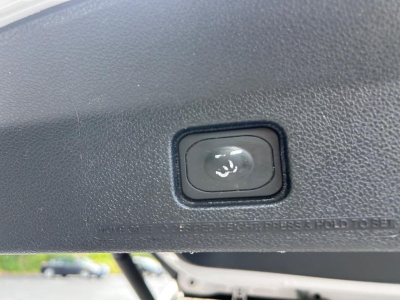 Ford Explorer Vehicle Image 06