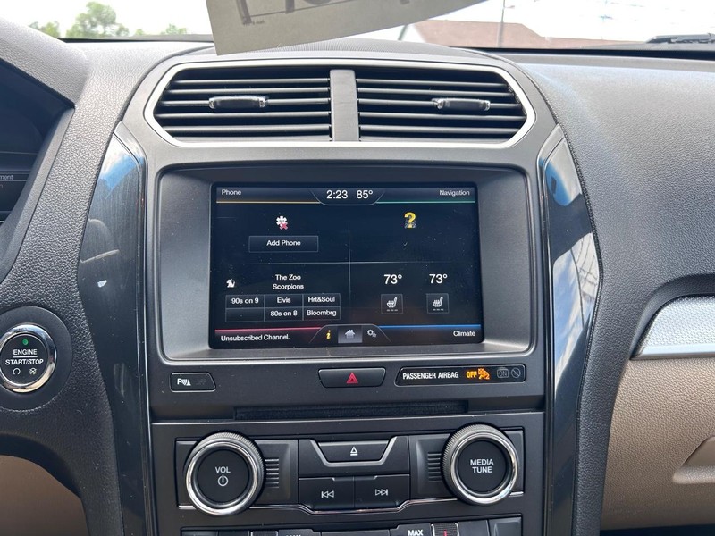 Ford Explorer Vehicle Image 15