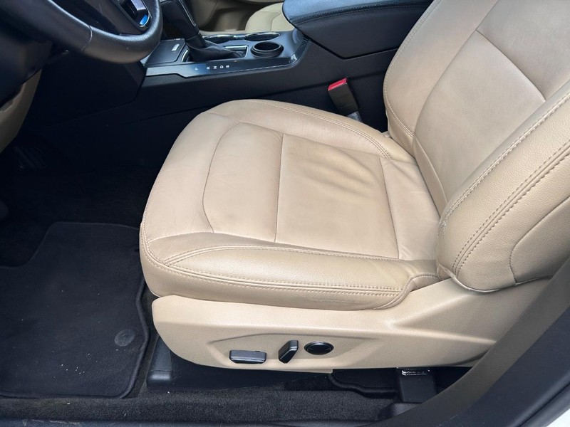 Ford Explorer Vehicle Image 20