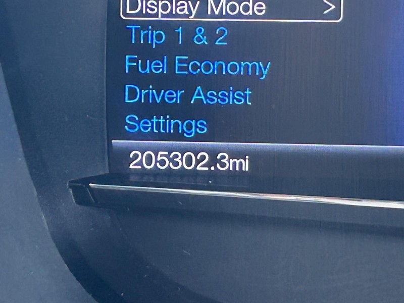 Ford Explorer Vehicle Image 21