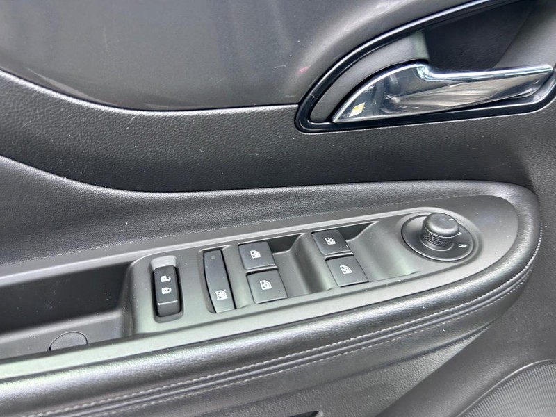 Buick Encore Vehicle Image 17