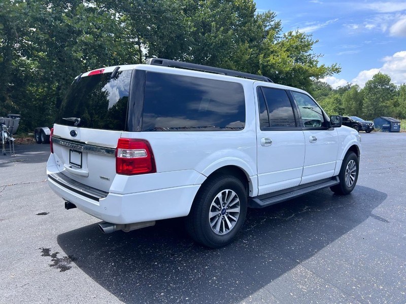 Ford Expedition EL Vehicle Image 03