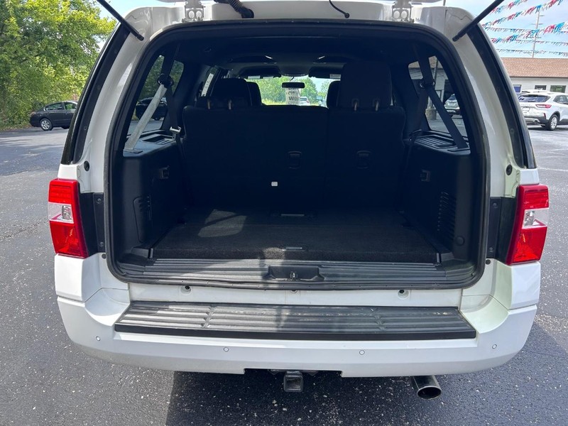Ford Expedition EL Vehicle Image 05