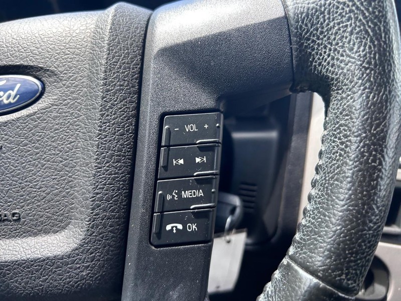 Ford Expedition EL Vehicle Image 13
