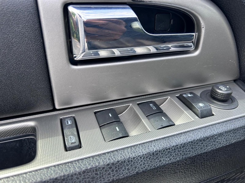 Ford Expedition EL Vehicle Image 18