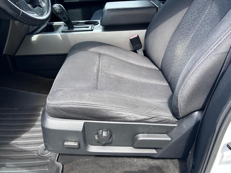 Ford Expedition EL Vehicle Image 19