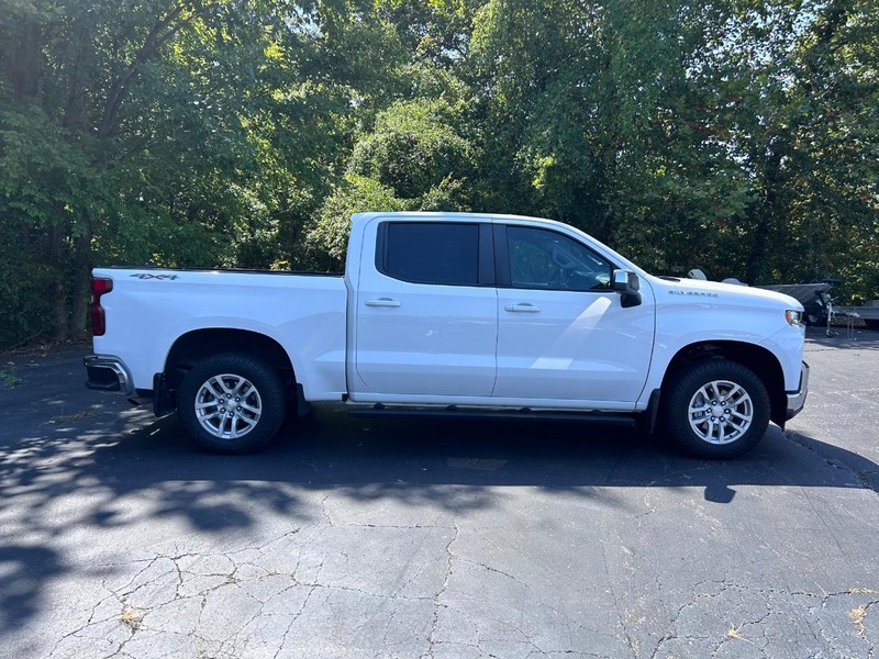 Chevrolet Silverado 1500 Vehicle Image 02
