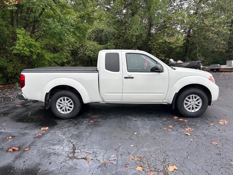 Nissan Frontier Vehicle Image 02