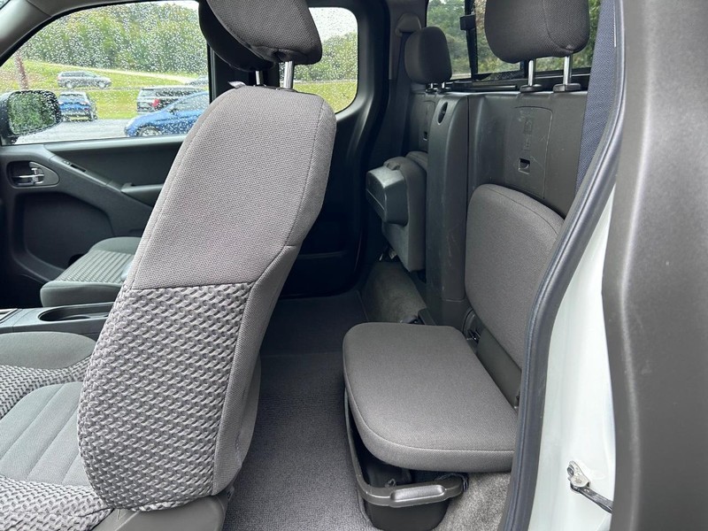 Nissan Frontier Vehicle Image 07