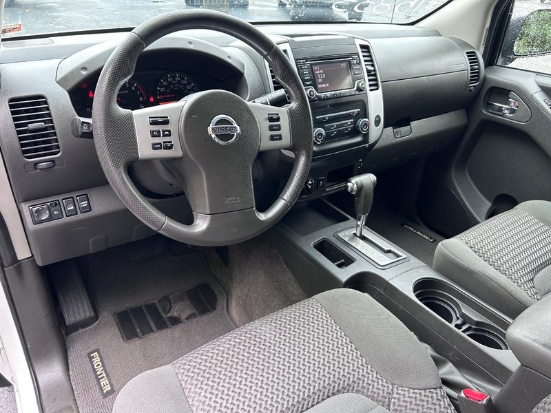 Nissan Frontier Vehicle Image 08