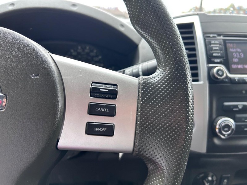 Nissan Frontier Vehicle Image 11