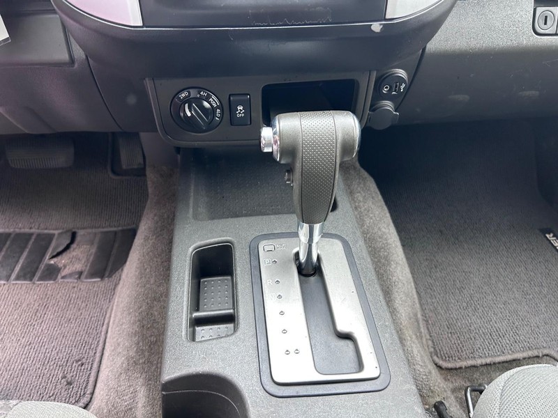 Nissan Frontier Vehicle Image 14